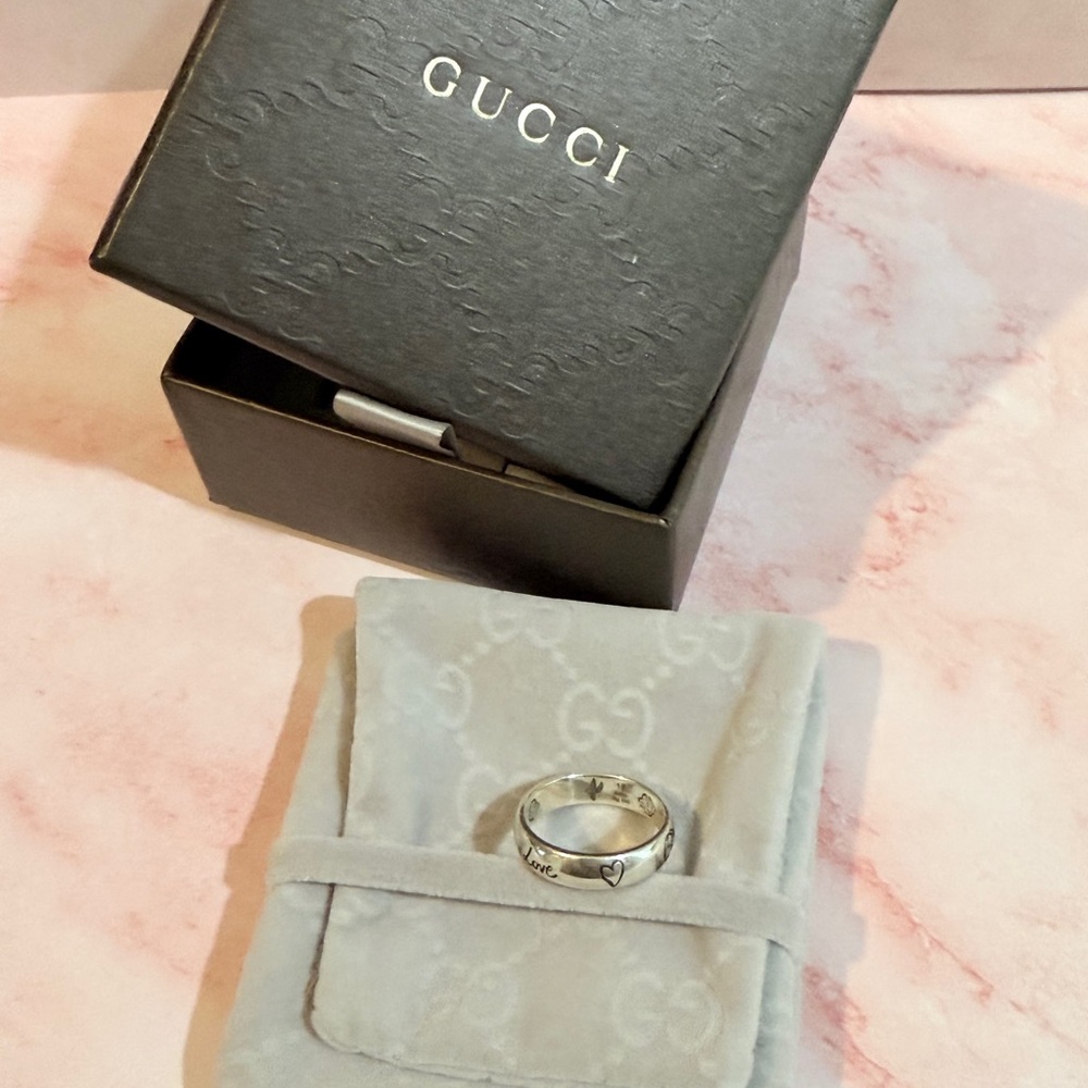 Gucci Silver Band Rings with Engraved Designs - Picture 9 of 14